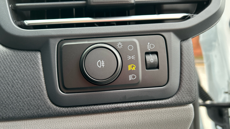 Ford Tourneo Custom 320 L1 Diesel Fwd 2.0 EcoBlue 136ps H1 Titanium 8 seater Auto